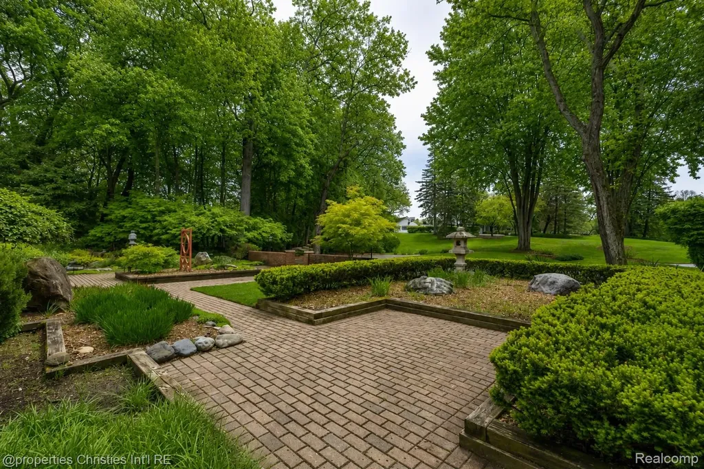 291 Barden Road Bloomfield Hills City MI 48304