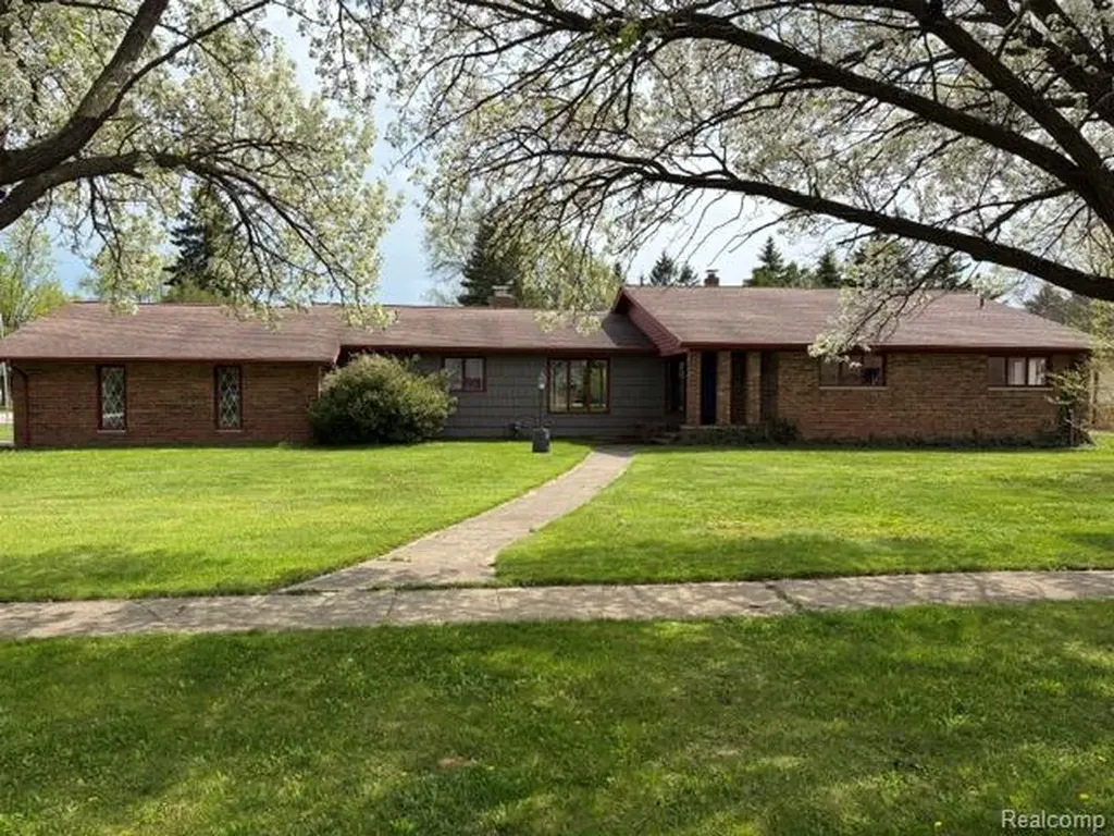 714 Garden Street Harbor Beach City MI 48441