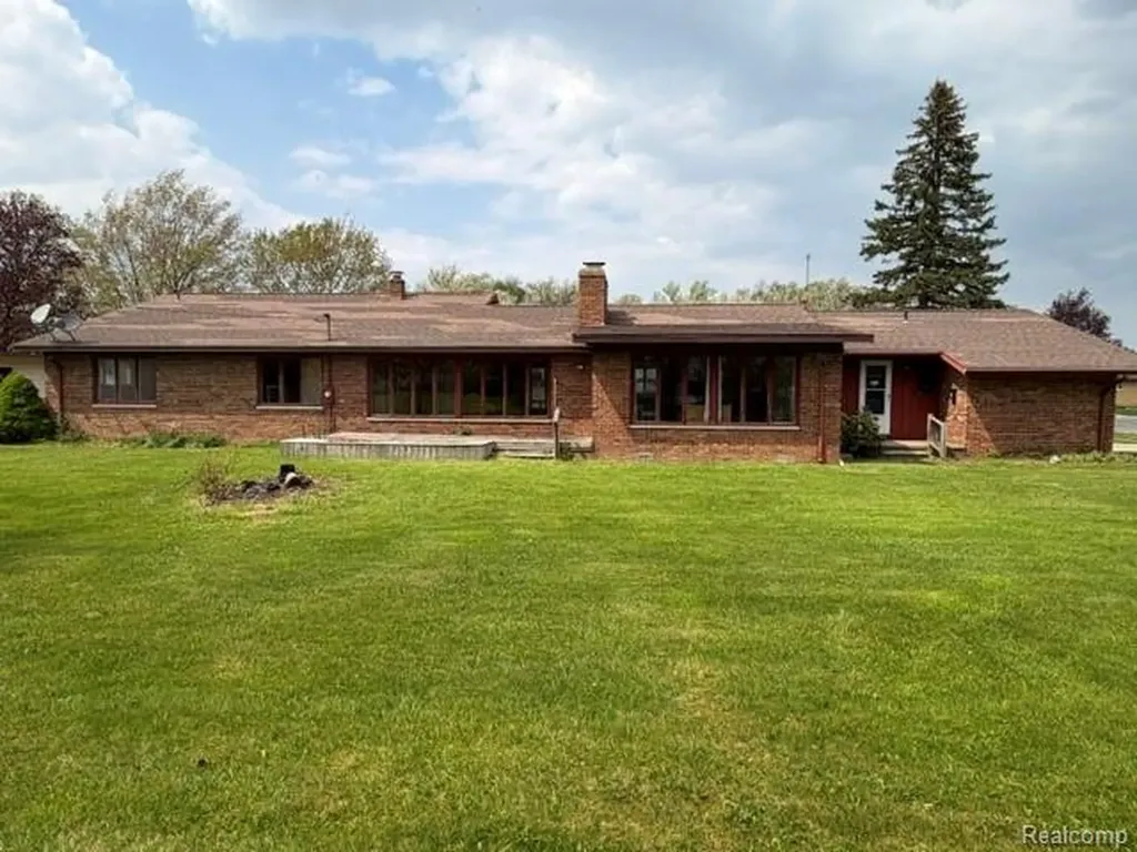 714 Garden Street Harbor Beach City MI 48441