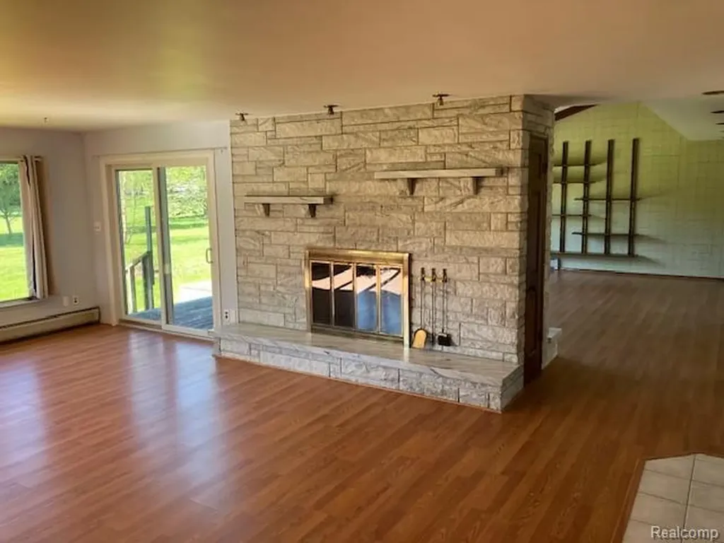 714 Garden Street Harbor Beach City MI 48441