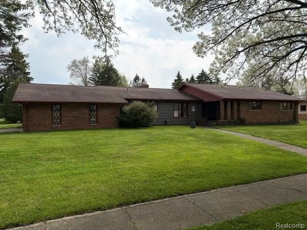 714 Garden Street Harbor Beach City MI 48441
