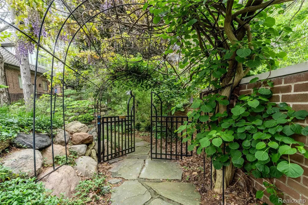 4054 Cranbrook Court Bloomfield Hills City MI 48301