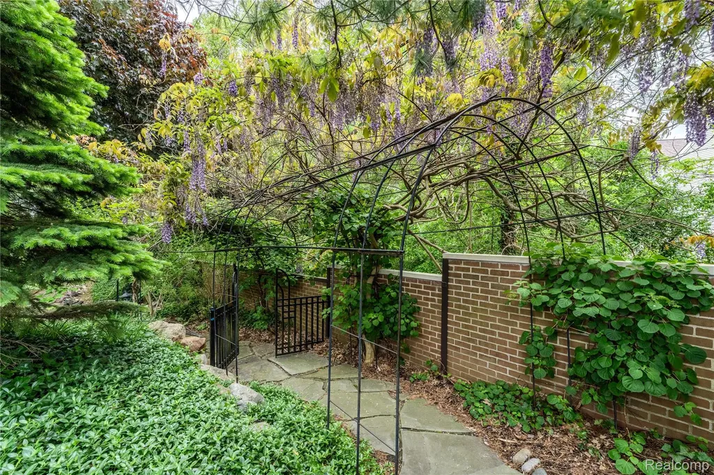 4054 Cranbrook Court Bloomfield Hills City MI 48301