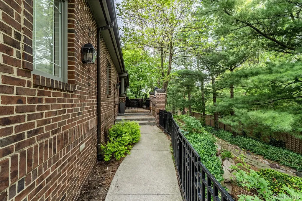 4054 Cranbrook Court Bloomfield Hills City MI 48301