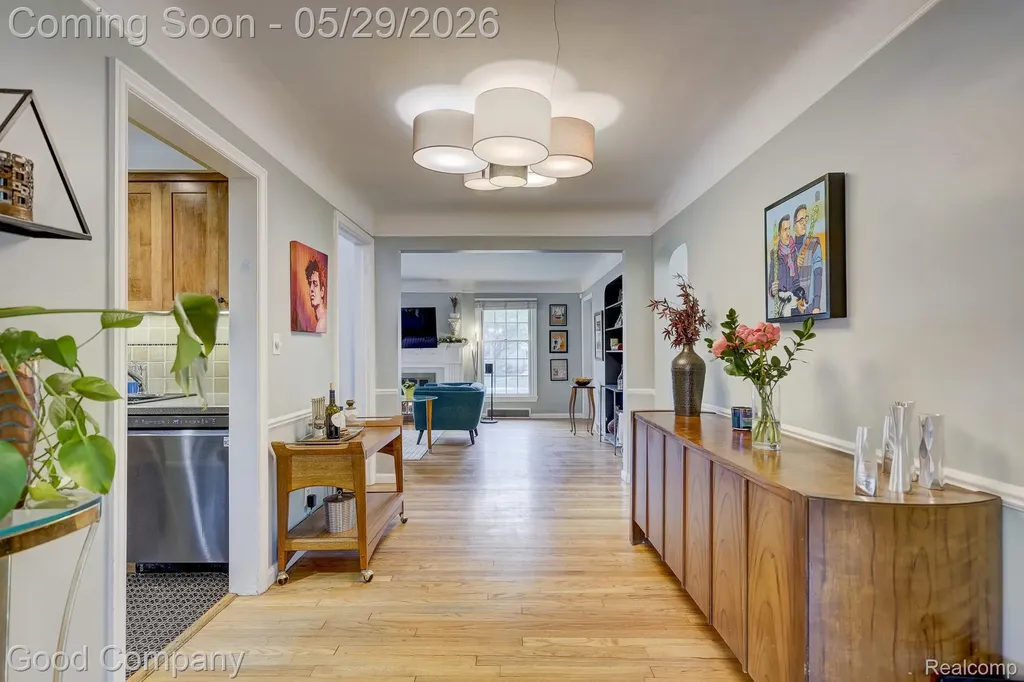 10074 Lincoln Drive Huntington Woods City MI 48070