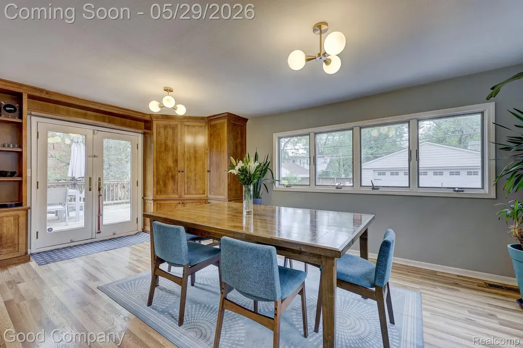 10074 Lincoln Drive Huntington Woods City MI 48070