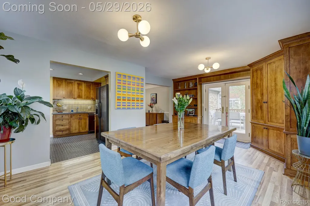 10074 Lincoln Drive Huntington Woods City MI 48070