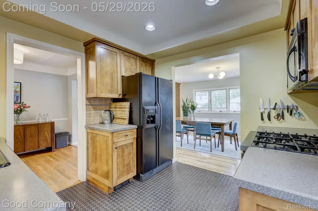 10074 Lincoln Drive Huntington Woods City MI 48070