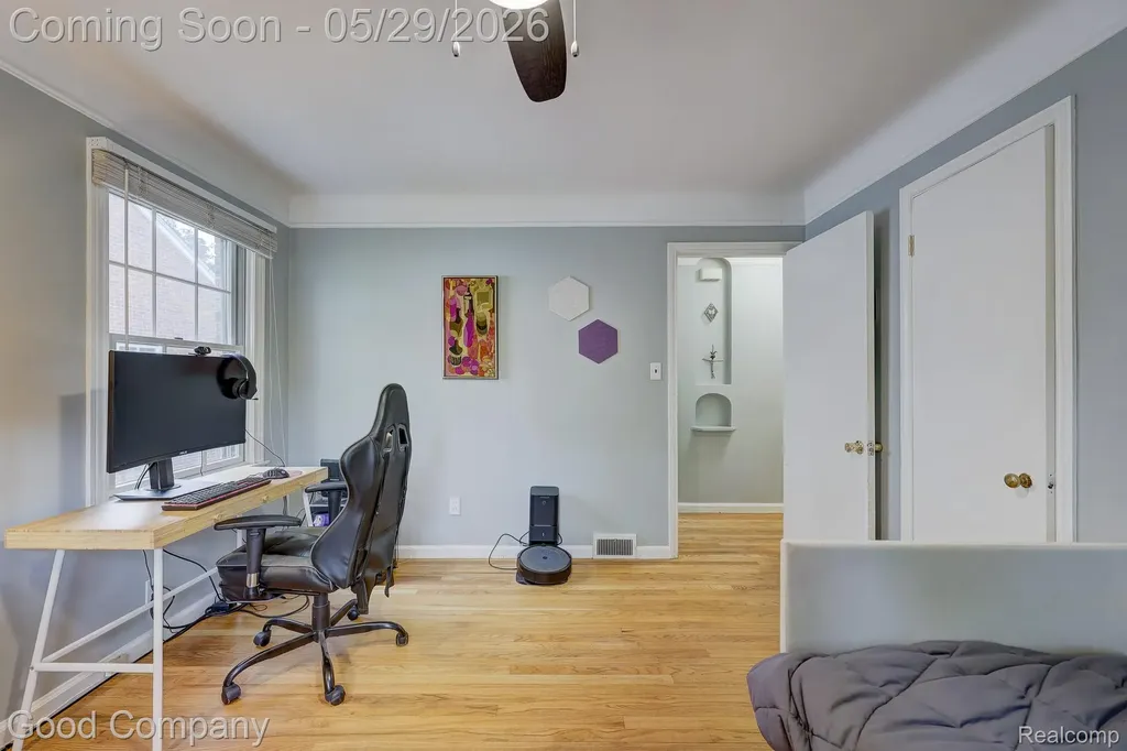 10074 Lincoln Drive Huntington Woods City MI 48070