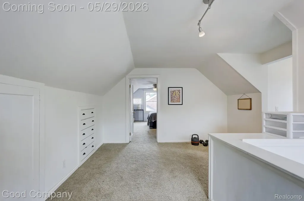 10074 Lincoln Drive Huntington Woods City MI 48070