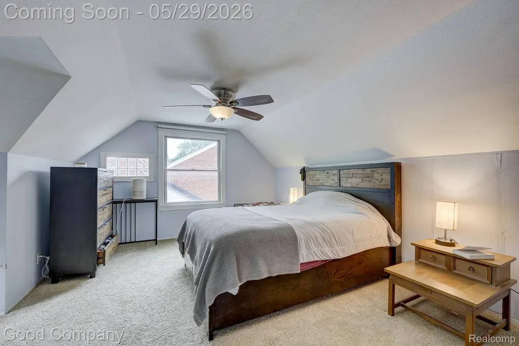 10074 Lincoln Drive Huntington Woods City MI 48070