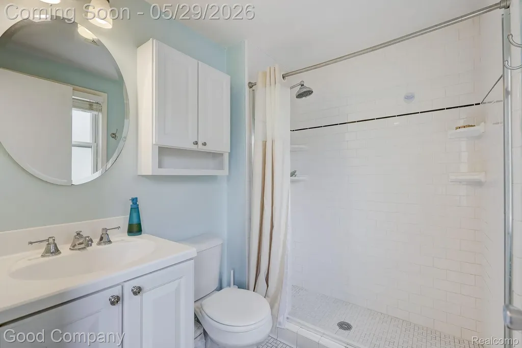 10074 Lincoln Drive Huntington Woods City MI 48070