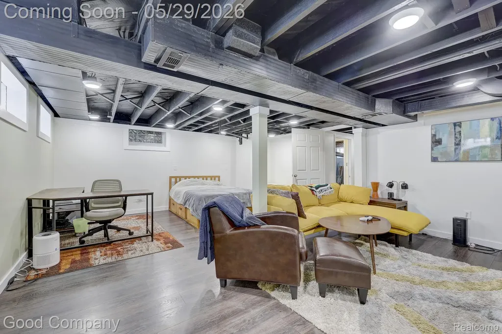 10074 Lincoln Drive Huntington Woods City MI 48070