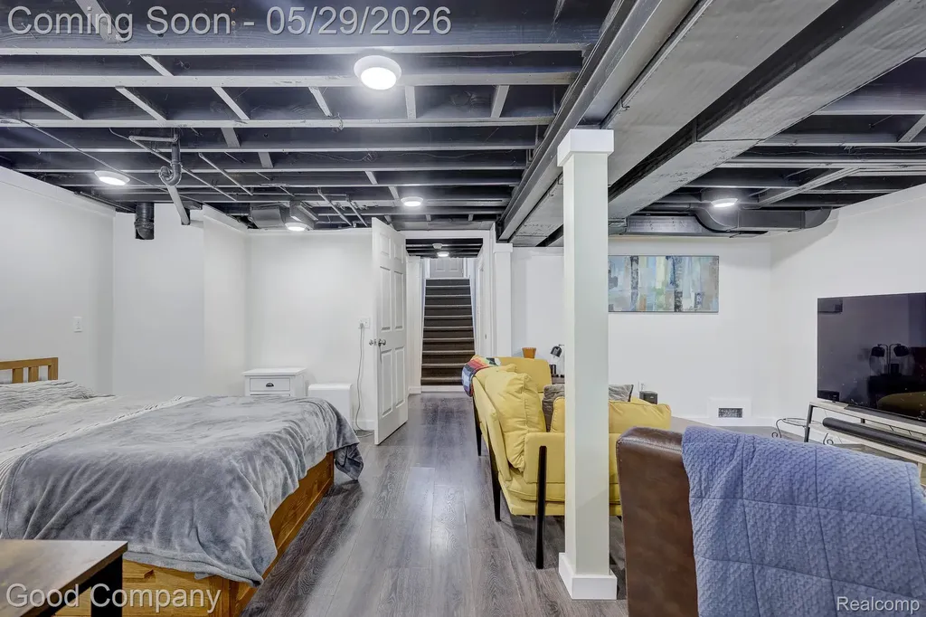 10074 Lincoln Drive Huntington Woods City MI 48070