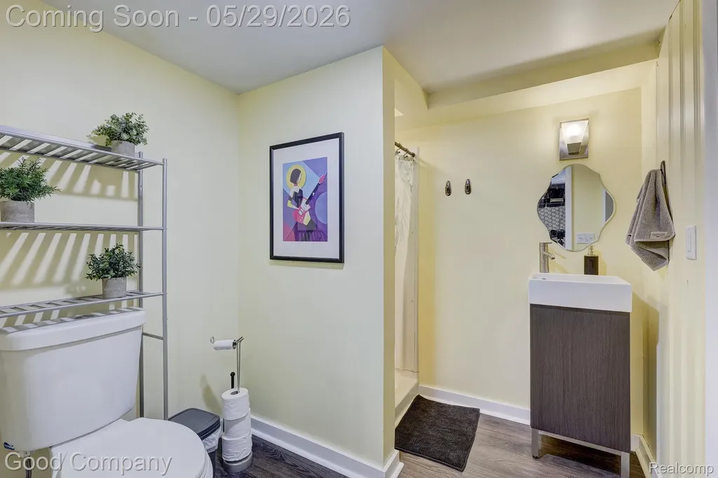 10074 Lincoln Drive Huntington Woods City MI 48070