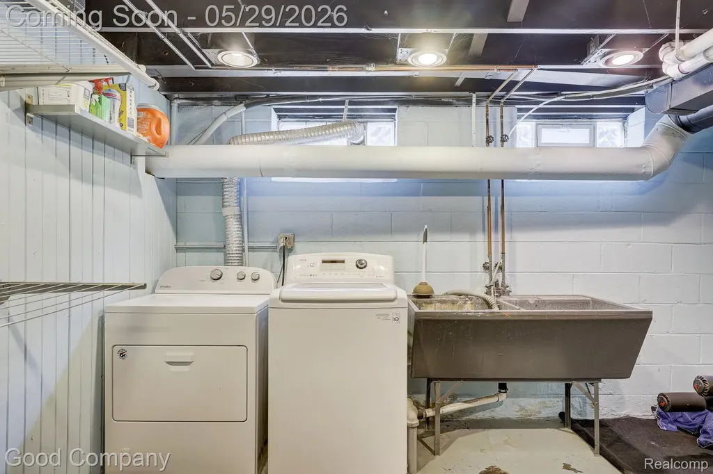 10074 Lincoln Drive Huntington Woods City MI 48070
