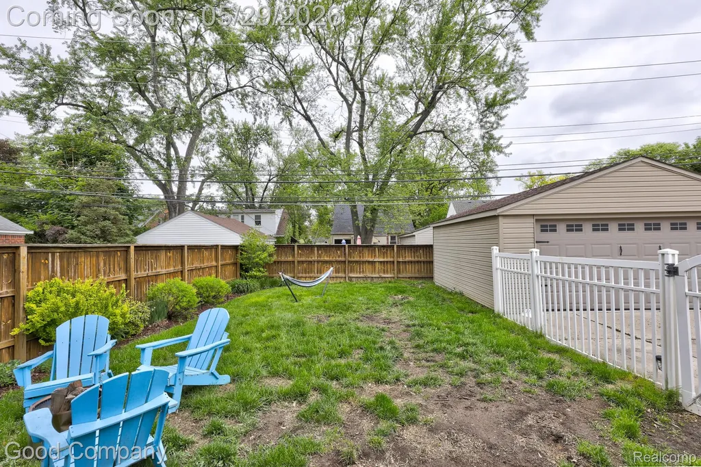 10074 Lincoln Drive Huntington Woods City MI 48070