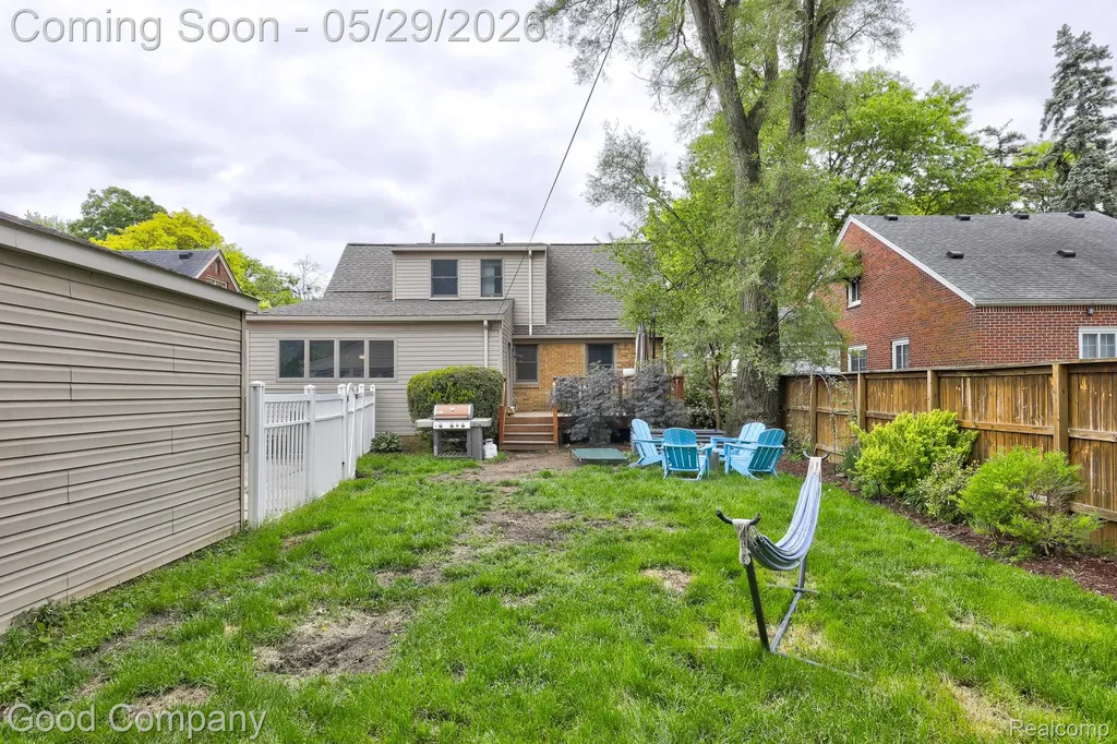 10074 Lincoln Drive Huntington Woods City MI 48070