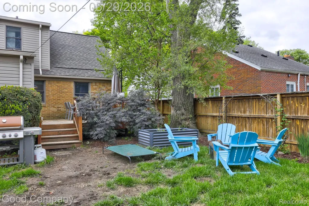 10074 Lincoln Drive Huntington Woods City MI 48070