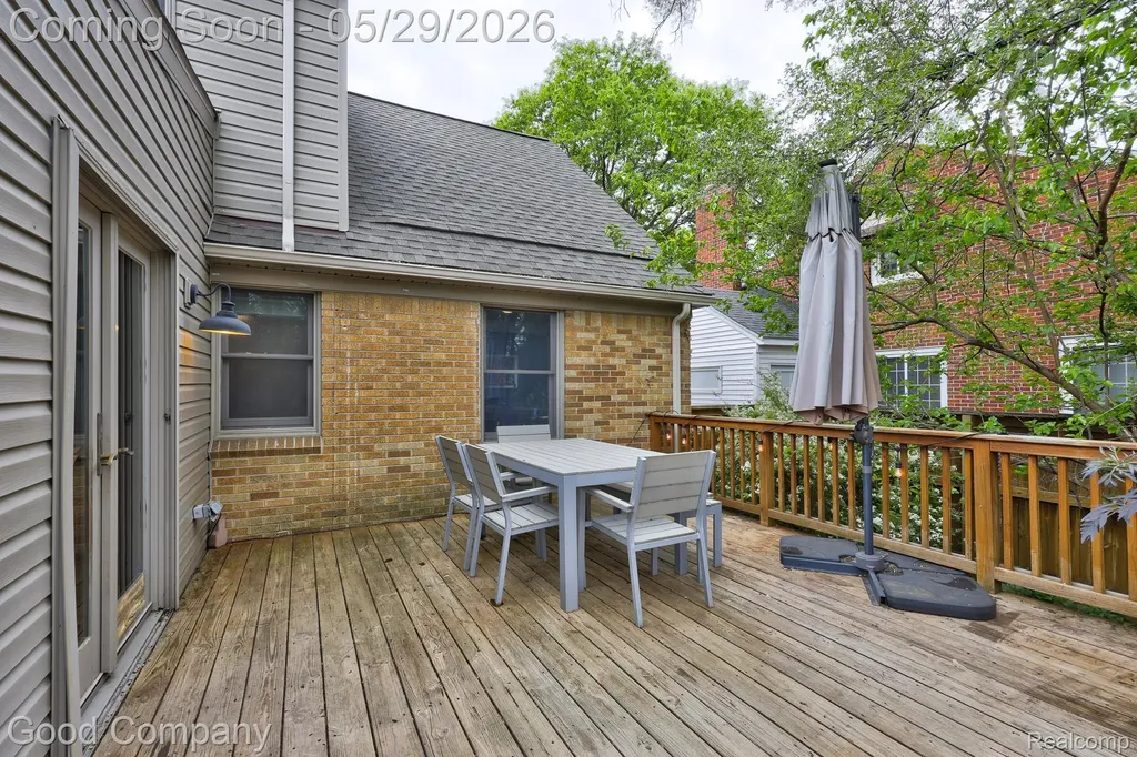 10074 Lincoln Drive Huntington Woods City MI 48070