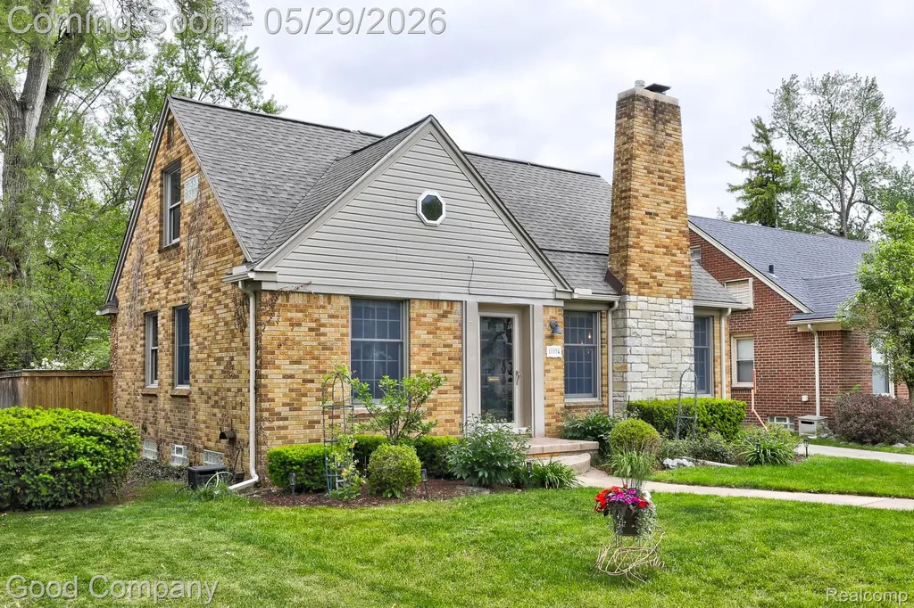 10074 Lincoln Drive Huntington Woods City MI 48070