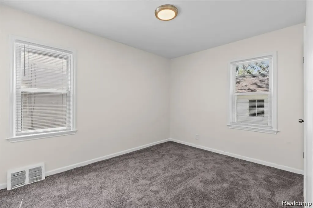 18750 Kingsville Street Detroit City MI 48225