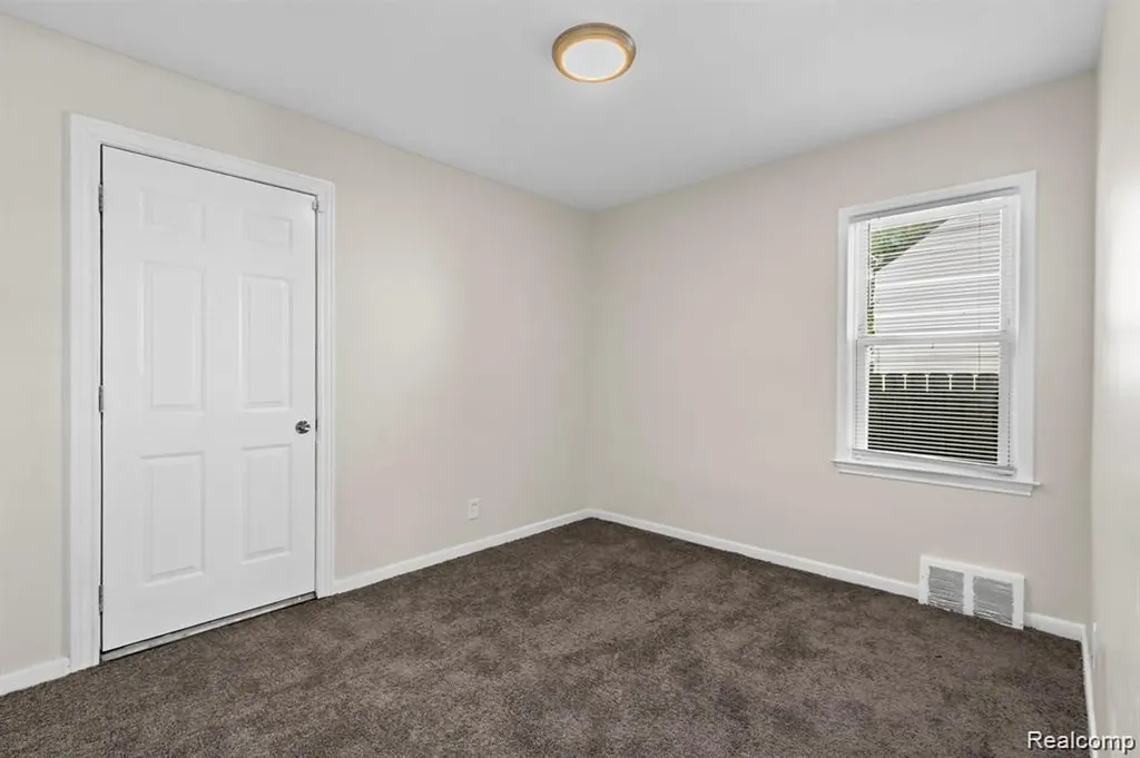 18750 Kingsville Street Detroit City MI 48225