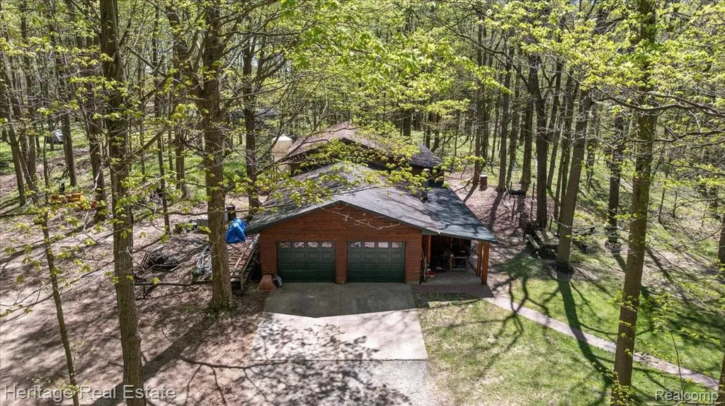 51323 County Road 215 Road Lawrence Township MI 49064