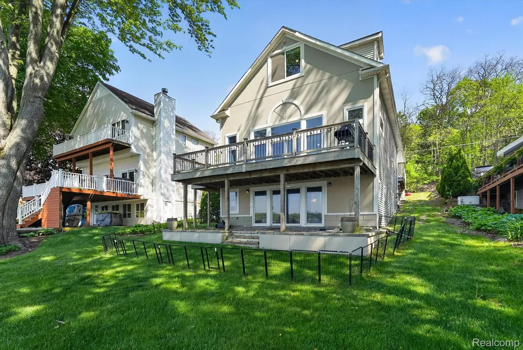 5025 Harp Drive Fenton Charter Township MI 48451