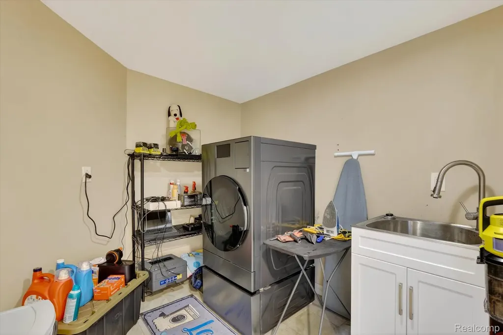 5025 Harp Drive Fenton Charter Township MI 48451