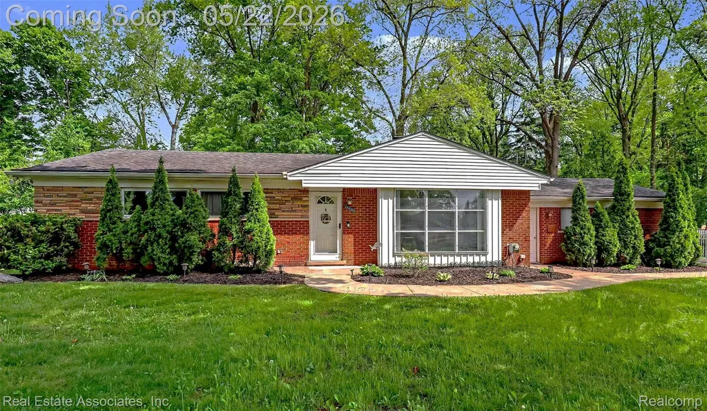 28442 Thorny Brae Road Farmington Hills City MI 48331