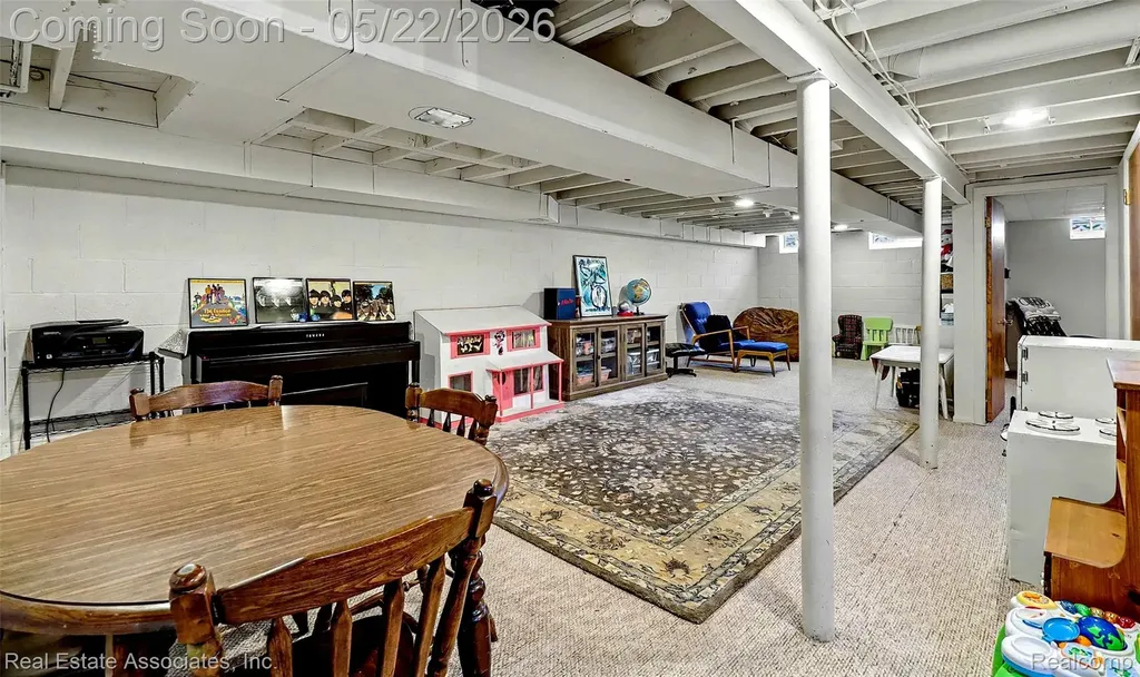 28442 Thorny Brae Road Farmington Hills City MI 48331