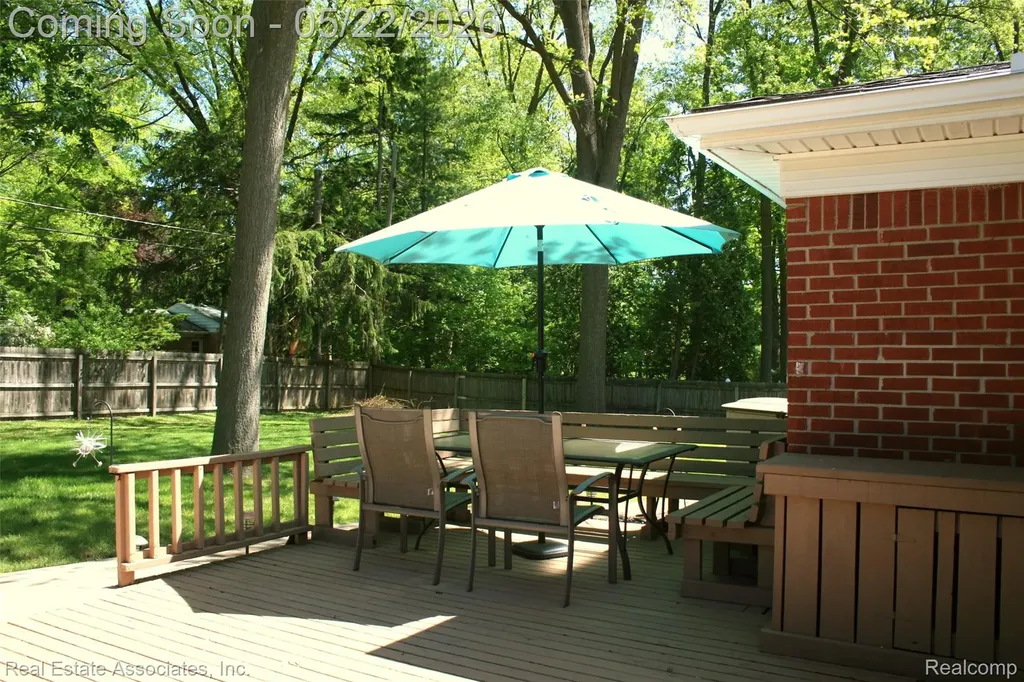 28442 Thorny Brae Road Farmington Hills City MI 48331