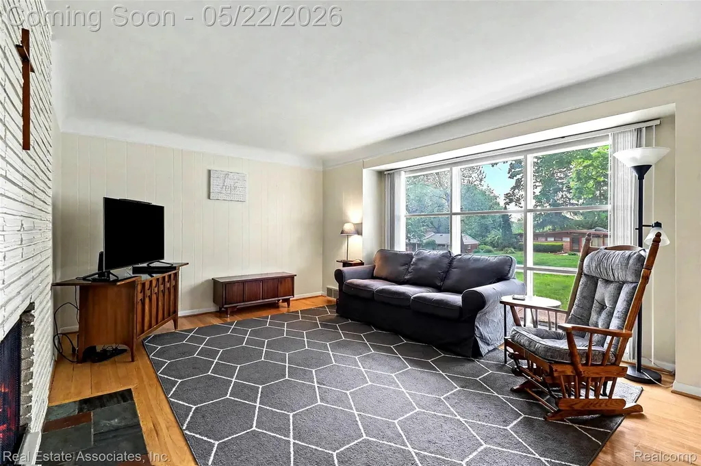 28442 Thorny Brae Road Farmington Hills City MI 48331