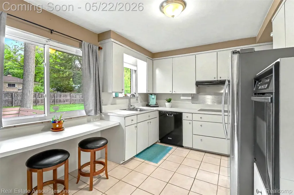 28442 Thorny Brae Road Farmington Hills City MI 48331
