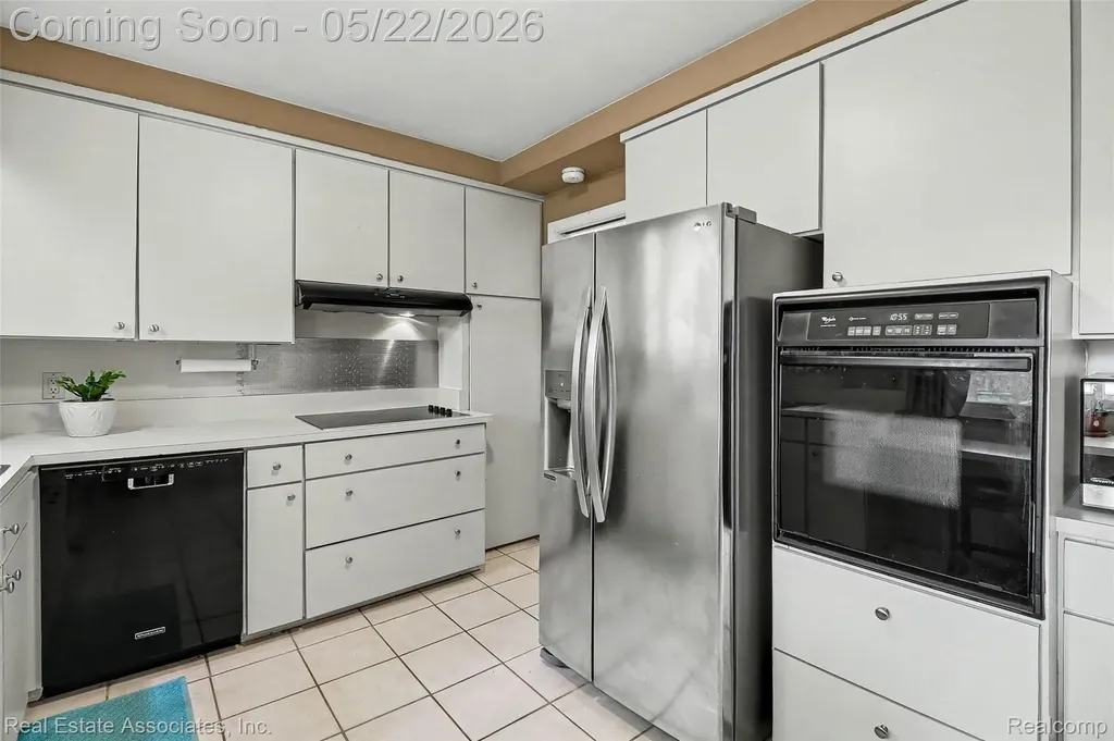 28442 Thorny Brae Road Farmington Hills City MI 48331