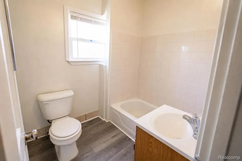 25 Maynard Court Pontiac City MI 48342