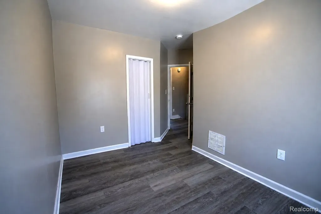 25 Maynard Court Pontiac City MI 48342