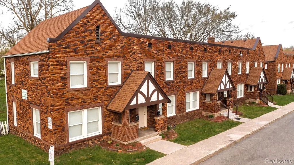 25 Maynard Court Pontiac City MI 48342