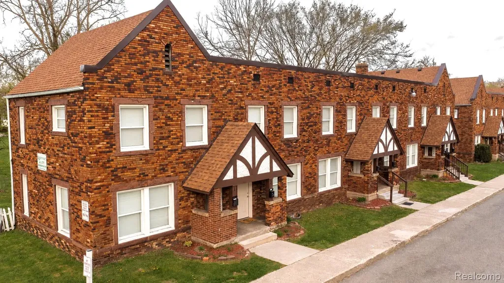 25 Maynard Court Pontiac City MI 48342