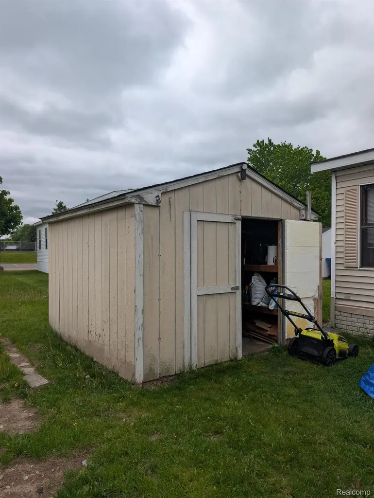 3629 Hawthorne Street Independence Charter Township MI 48348