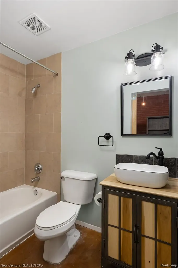 322 E Harrison Avenue Royal Oak City MI 48067