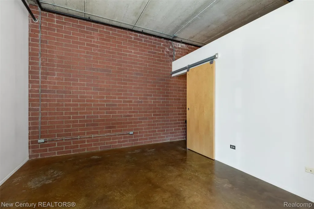 322 E Harrison Avenue Royal Oak City MI 48067