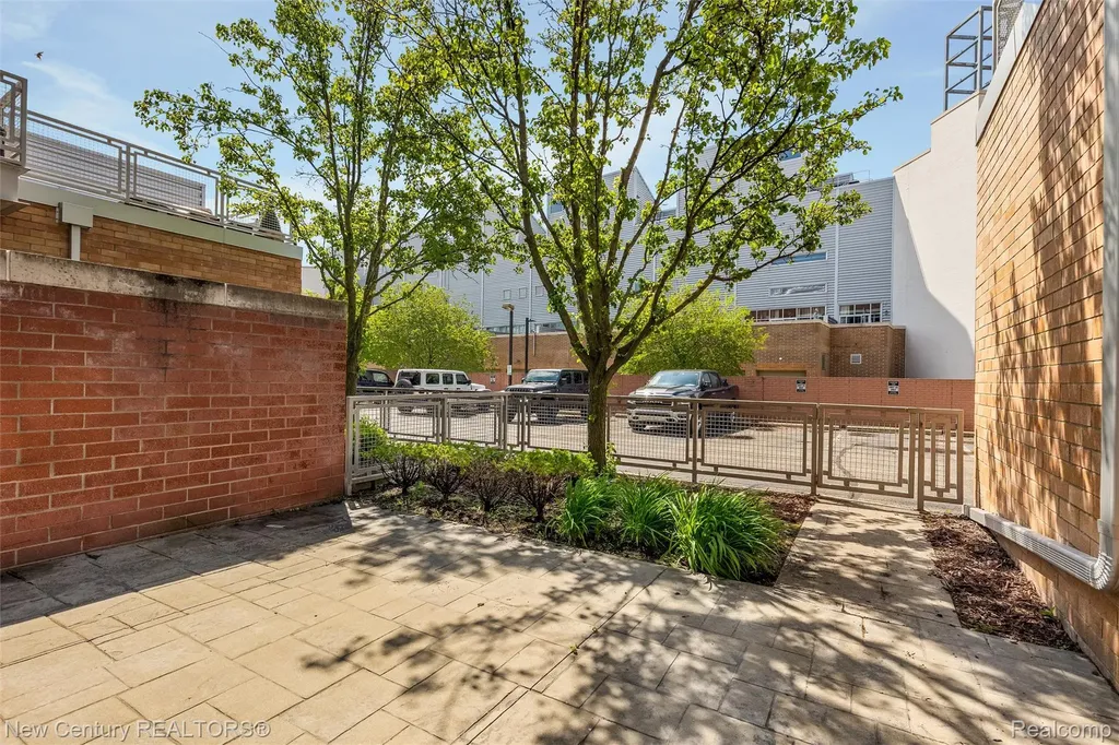 322 E Harrison Avenue Royal Oak City MI 48067