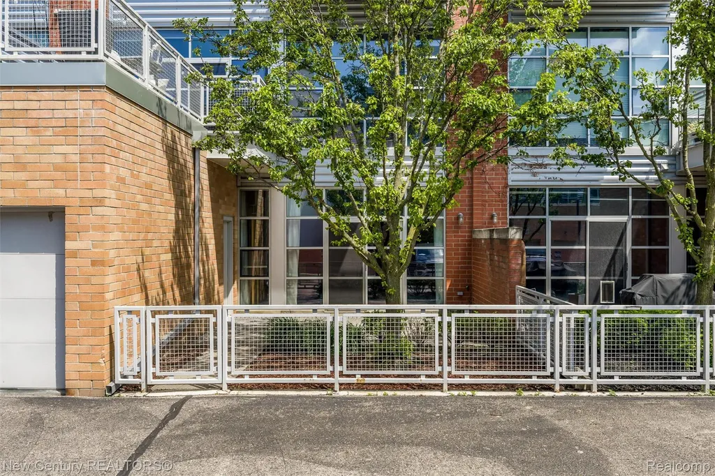 322 E Harrison Avenue Royal Oak City MI 48067