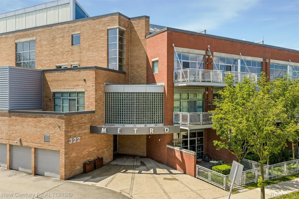 322 E Harrison Avenue Royal Oak City MI 48067