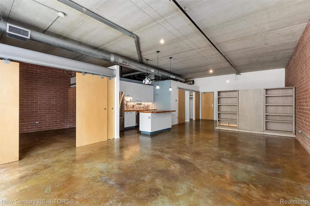 322 E Harrison Avenue Royal Oak City MI 48067