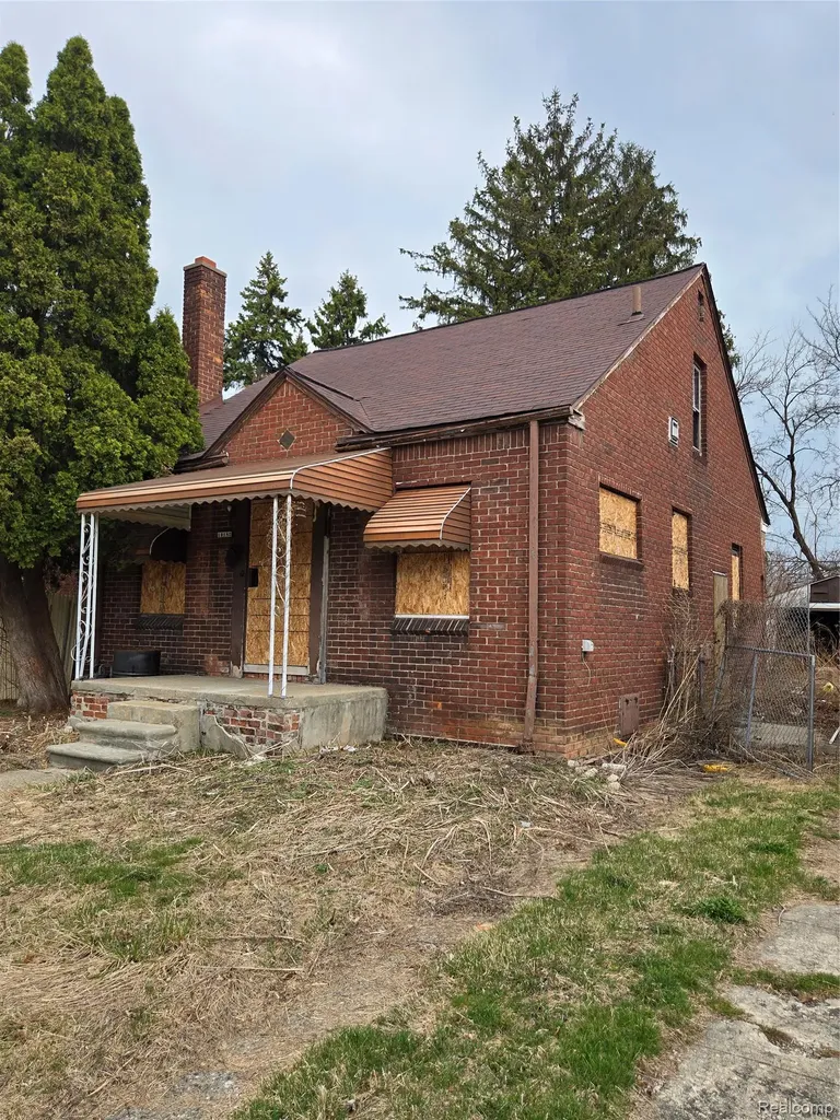 19182 Hickory Street Detroit City MI 48205