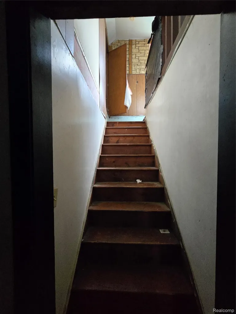 19182 Hickory Street Detroit City MI 48205