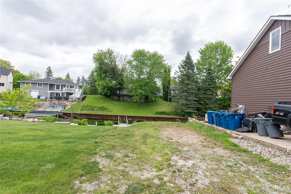 000 Wendell Drive Fenton Charter Township MI 48430